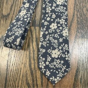 Brooklyn Wolf linen blend necktie